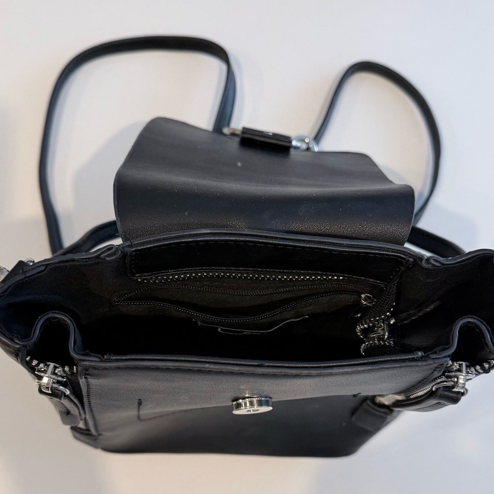 Vegan Leather Purse/Backpack - Picture 4 of 5